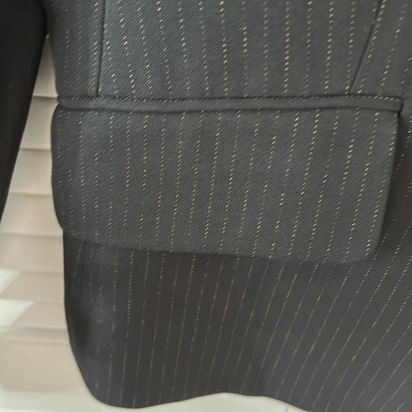 Alfani WPL 8045 Women's Blazer Black with some stripes. - Picture 3 of 4